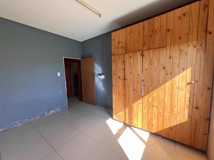 5 Bedroom Property for Sale in Levins Estate Free State